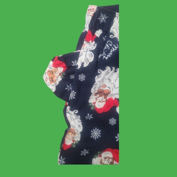 Old Navy Ladie's Santa Face Print Flannel Pajamas/Lounge Pants - Picture 12 of 16